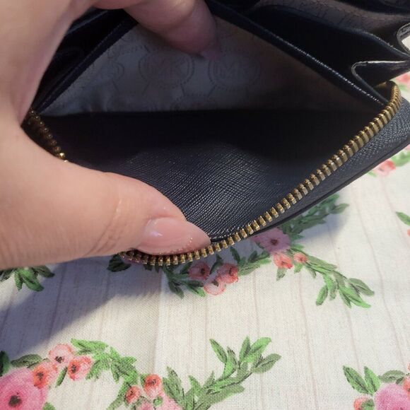 Michael Kors Jet Set Striped Leather Wristlet Navy Blue/White - Picture 4 of 8